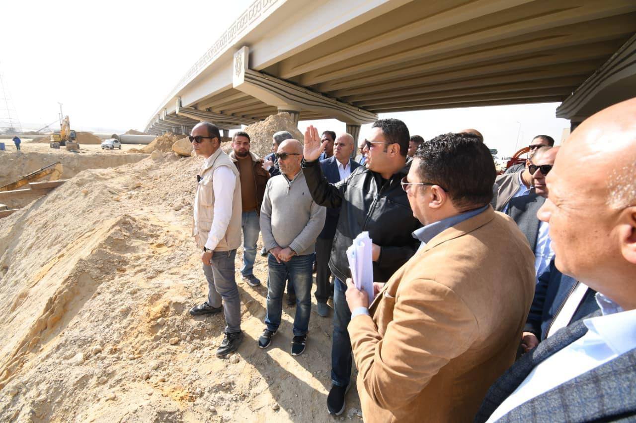 وزير الإسكان يتفقد مشروع سكن مصر