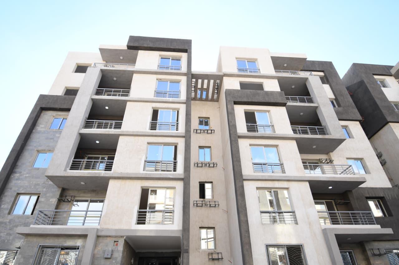 الشربيني يتفقد مشروعات جنة وديارنا ودار مصر بالقاهرة الجديدة