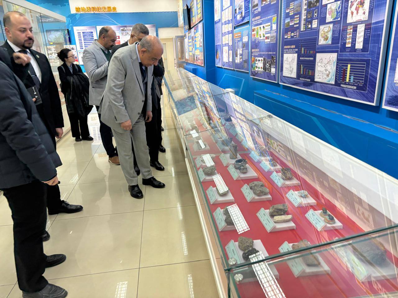 وزير الكهرباء يزور مقر أبحاث الطاقة والمعامل الرئيسية والهندسة النووية