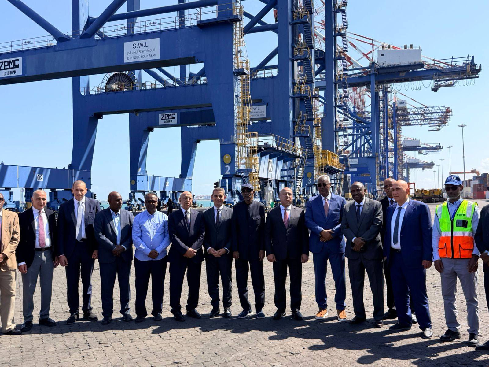 الوزير يزور مقر سلطة الموانئ والمناطق الحرة بجيبوتي 