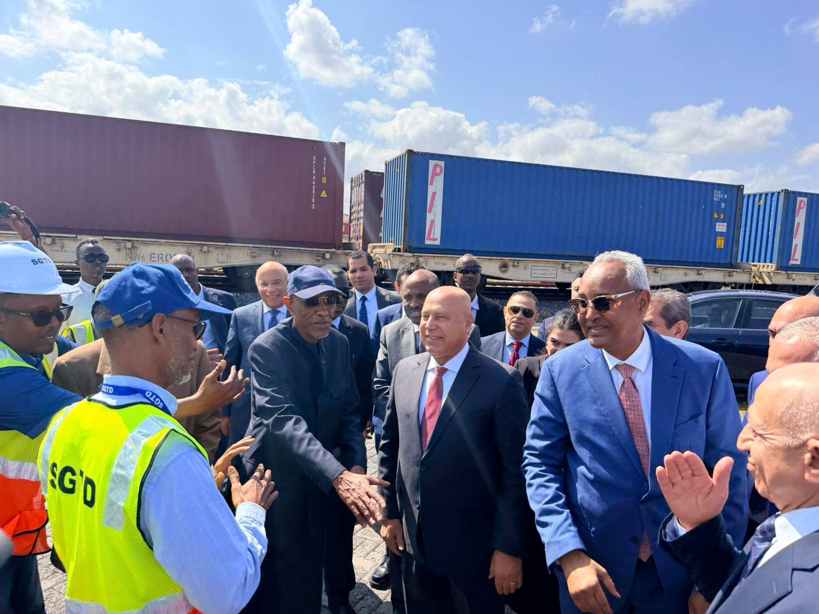 الوزير يزور مقر سلطة الموانئ والمناطق الحرة بجيبوتي 