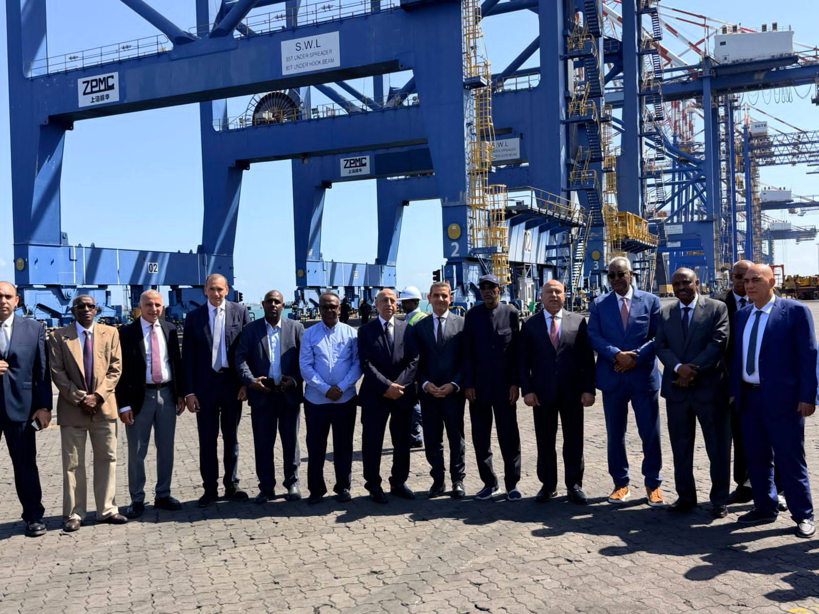 الوزير يزور مقر سلطة الموانئ والمناطق الحرة بجيبوتي 