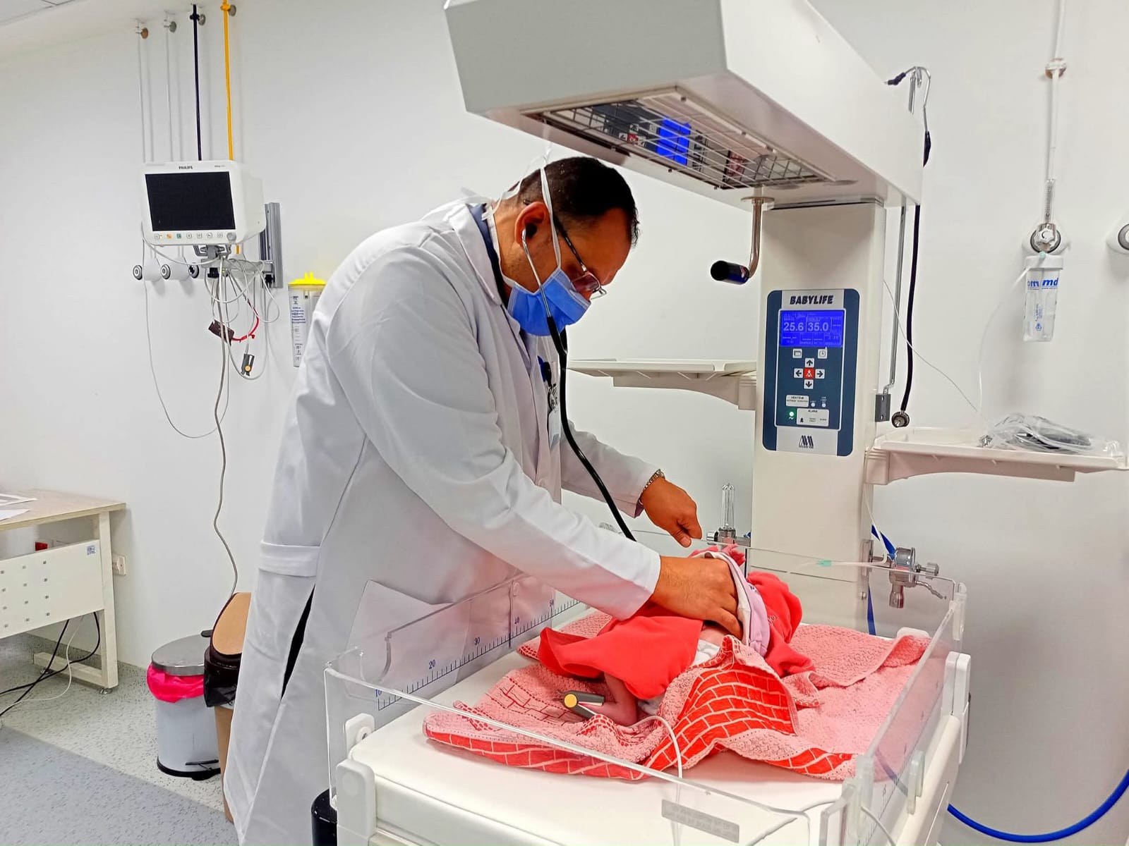 هيئة الرعاية الصحية تستعرض انجازات التأمين الصحي الشامل بمحافظات إقليم القناة