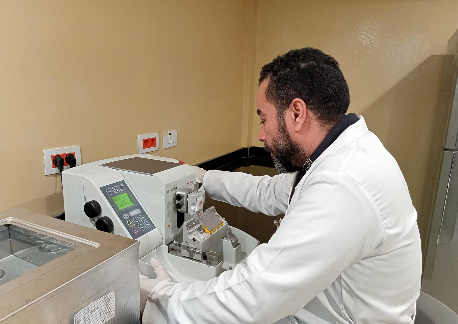 هيئة الرعاية الصحية تستعرض انجازات التأمين الصحي الشامل بمحافظات إقليم القناة