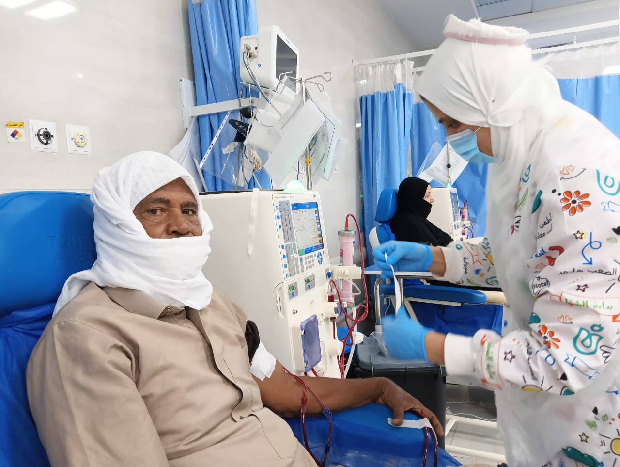 هيئة الرعاية الصحية تستعرض انجازات التأمين الصحي الشامل بمحافظات إقليم القناة