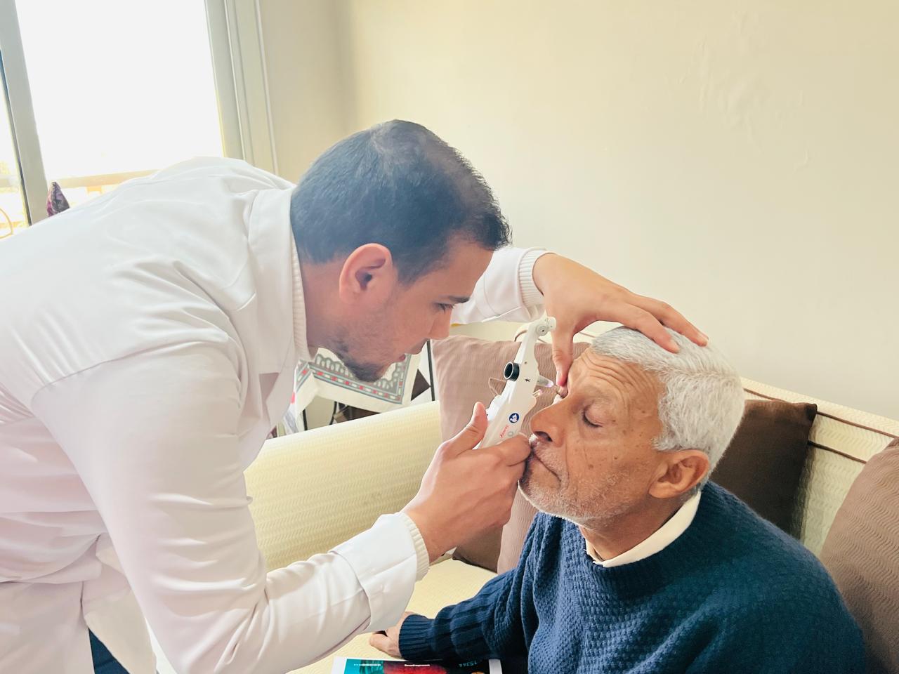 هيئة الرعاية الصحية تستعرض انجازات التأمين الصحي الشامل بمحافظات إقليم القناة