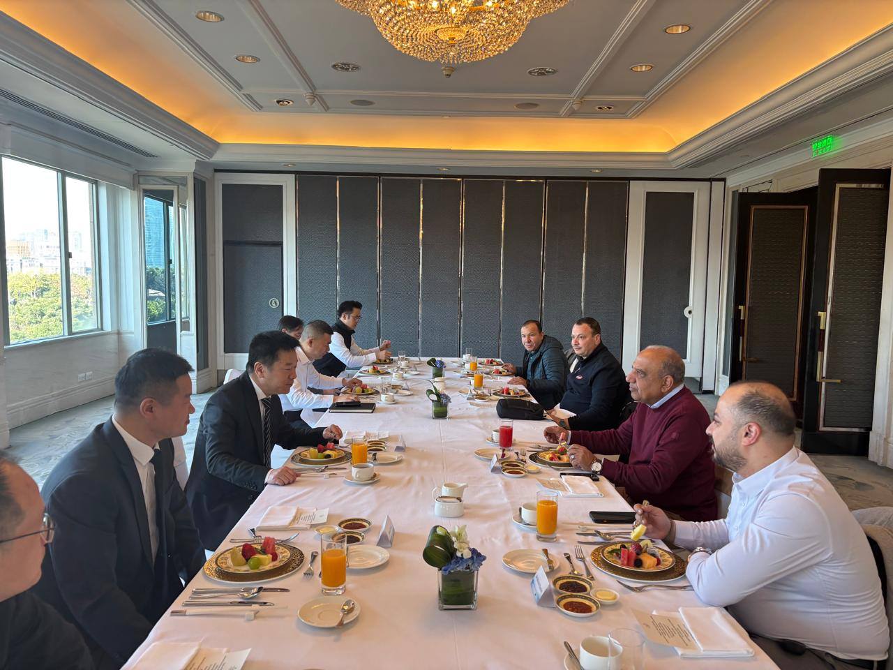 وزير الكهرباء يجتمع مع مجموعة شركات إنكورا وجوتيانج وهونغجى