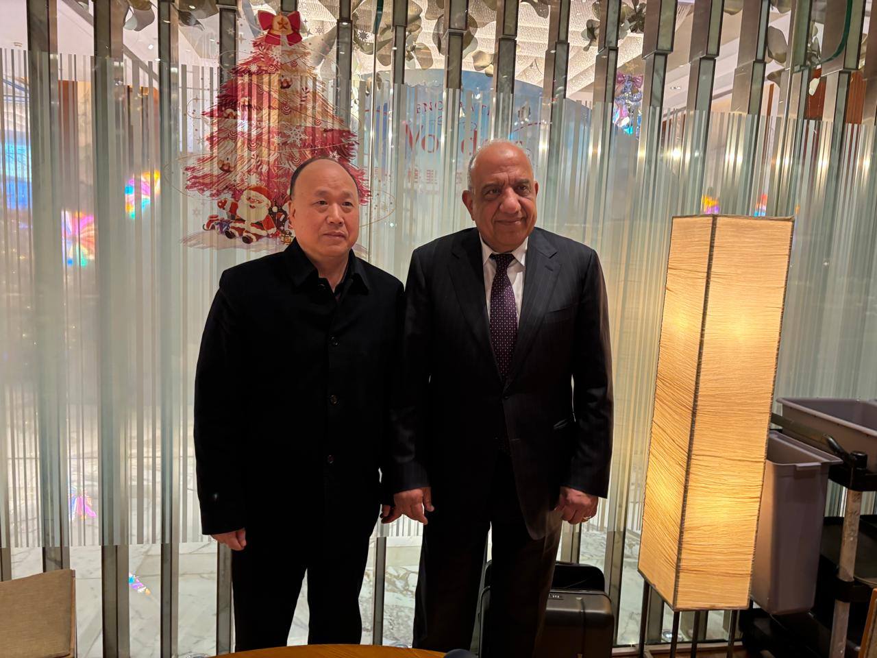 وزير الكهرباء يجتمع مع مجموعة شركات إنكورا وجوتيانج وهونغجى