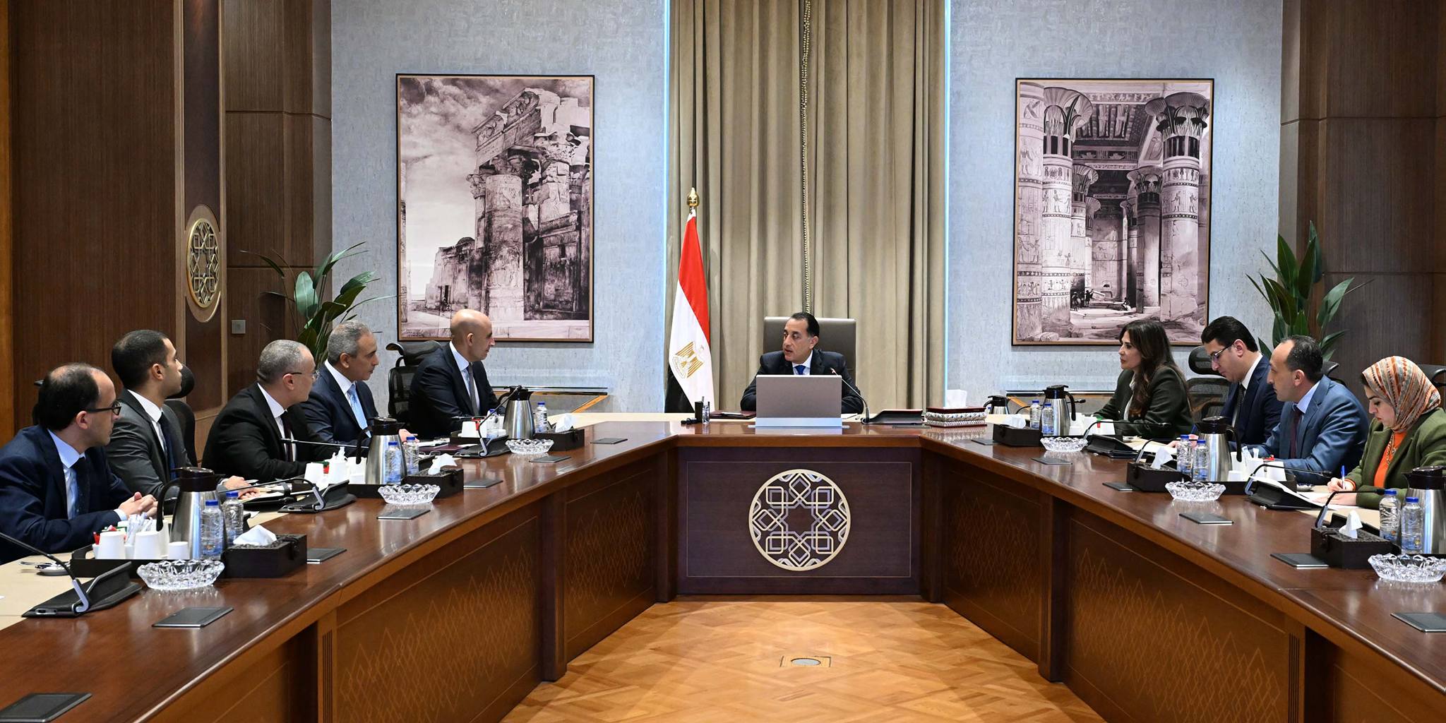 رئيس الوزراء يجتمع مع وزير التربية والتعليم