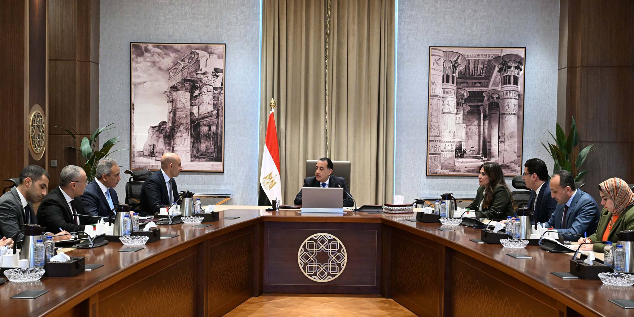 رئيس الوزراء يجتمع مع وزير التربية والتعليم