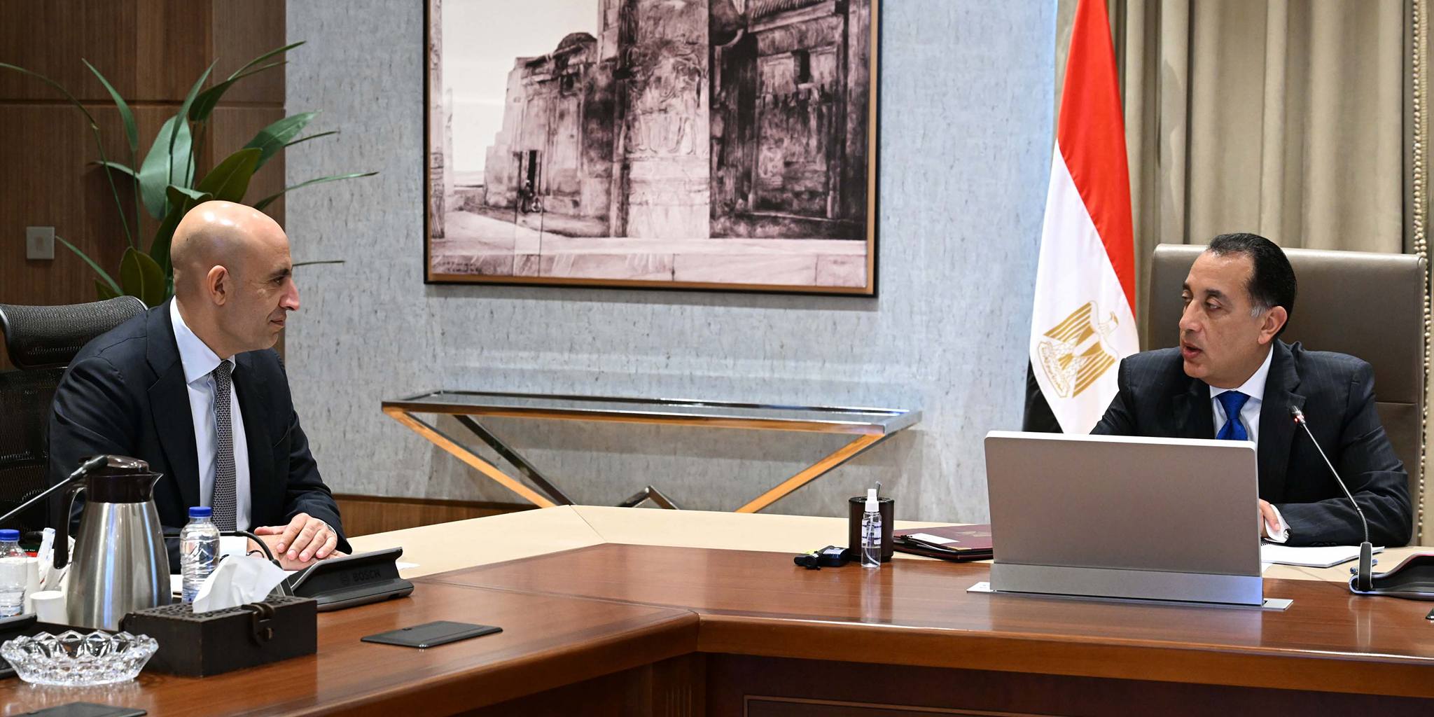 رئيس الوزراء يجتمع مع وزير التربية والتعليم