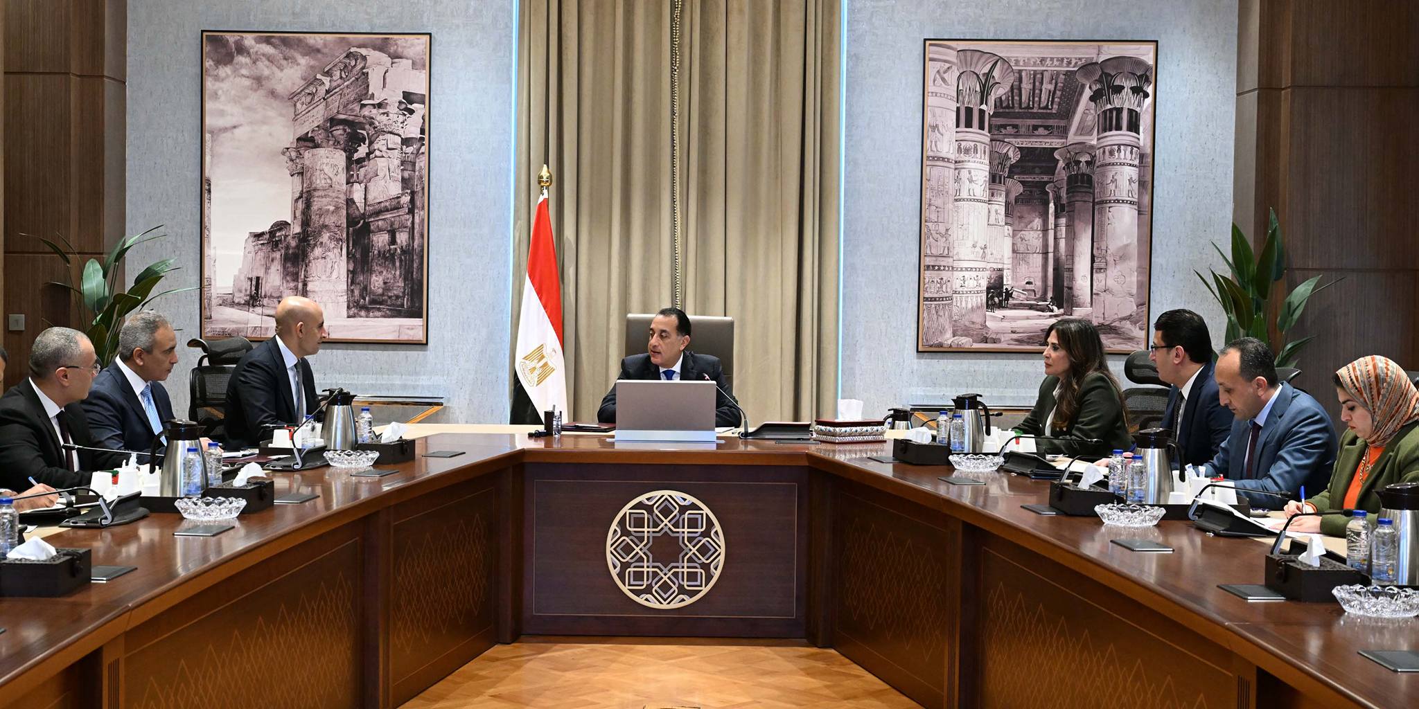 رئيس الوزراء يجتمع مع وزير التربية والتعليم