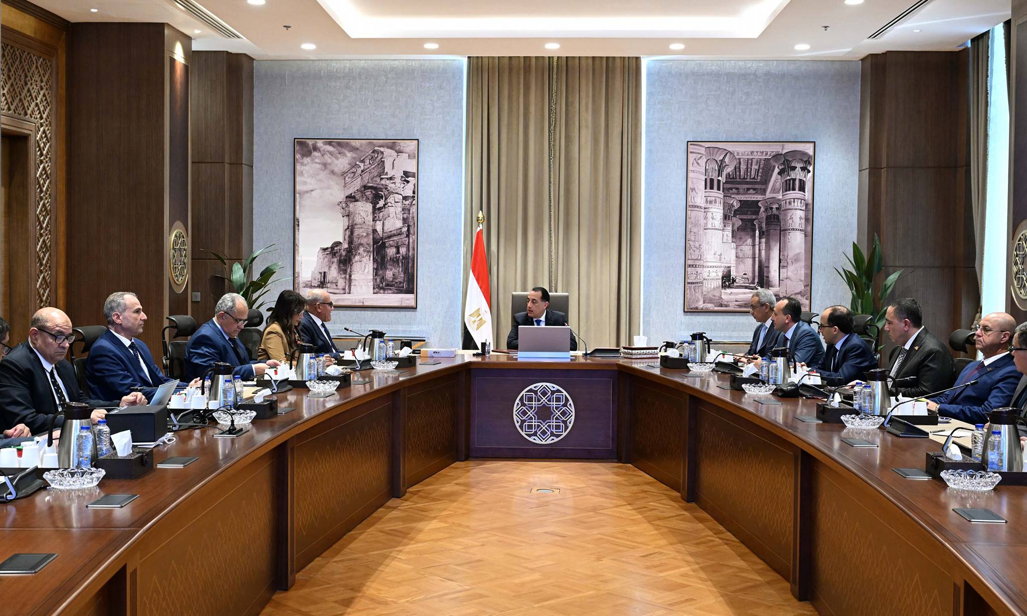 رئيس الوزراء يجتمع مع رئيس الهيئة العربية للتصنيع