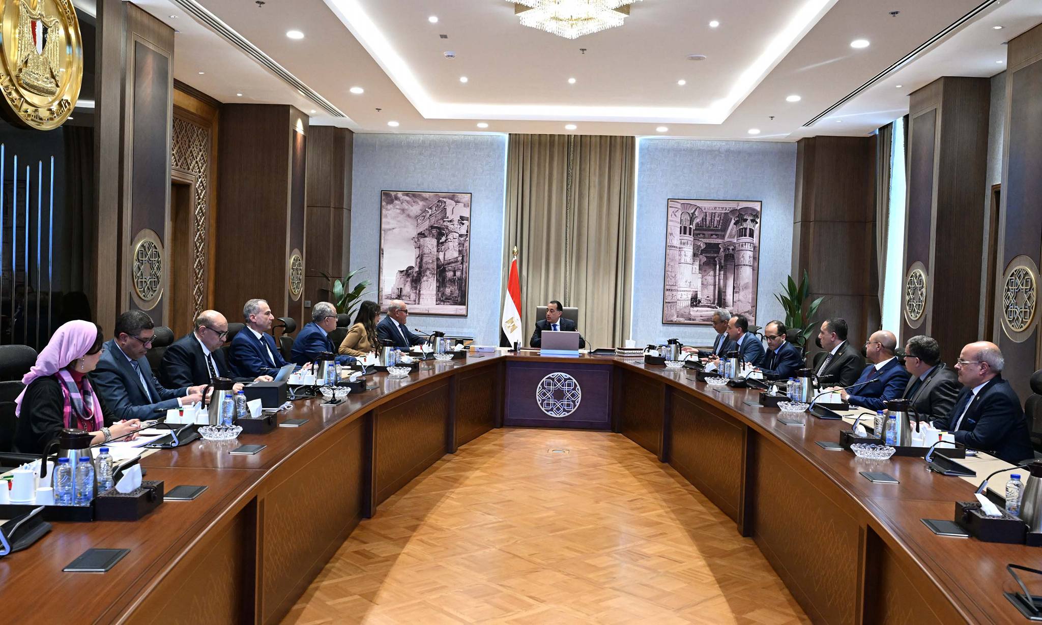 رئيس الوزراء يجتمع مع رئيس الهيئة العربية للتصنيع