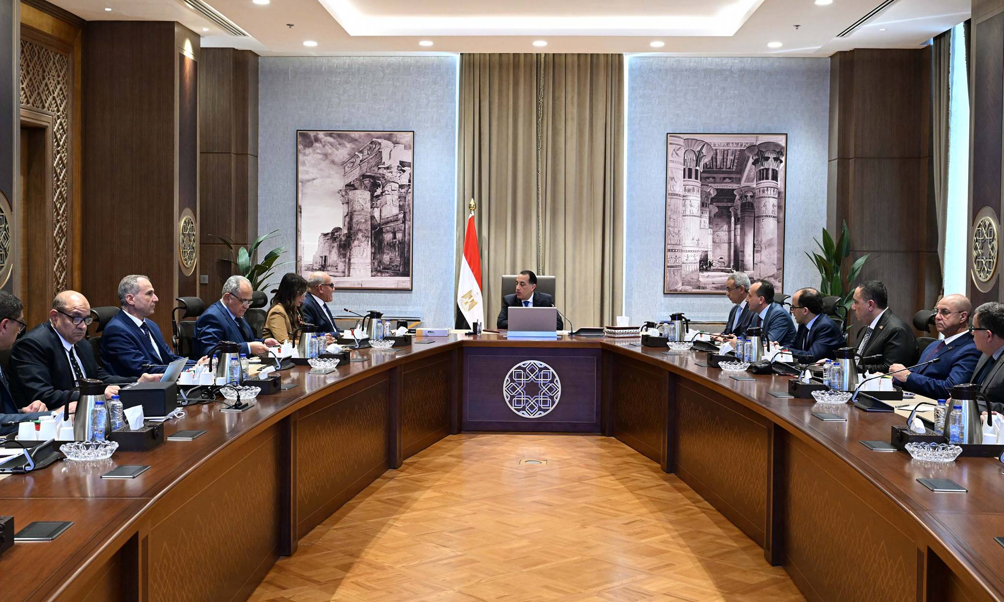 رئيس الوزراء يجتمع مع رئيس الهيئة العربية للتصنيع