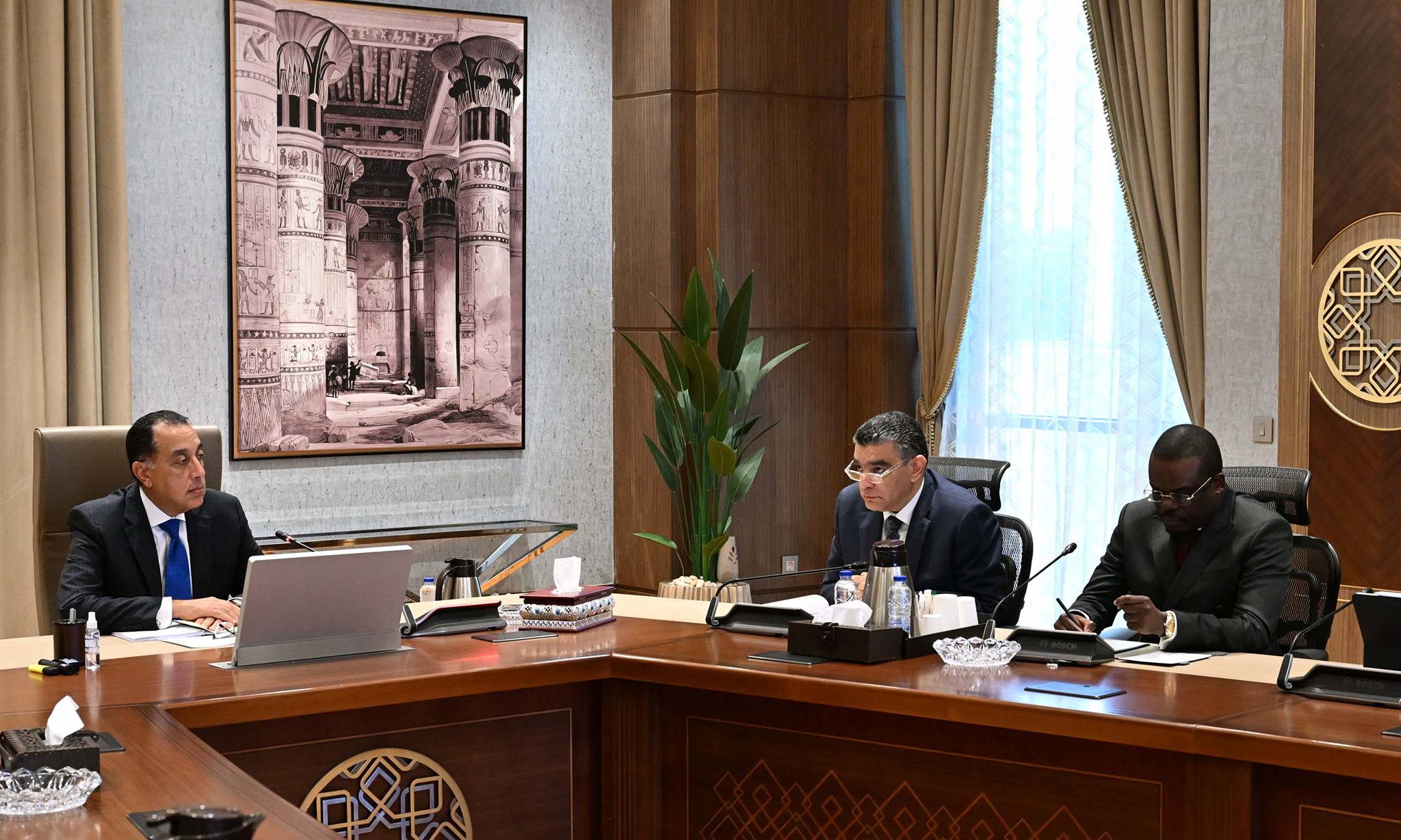 مدبولي يستقبل المدير العام للمركز الأفريقي لمكافحة الأمراض