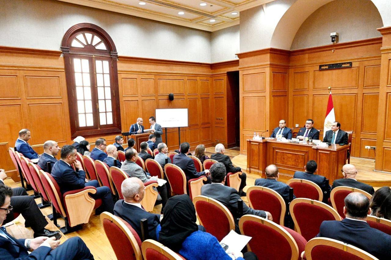 الشربيني يشارك في اجتماع لجنة الإسكان والإدارة بمجلس الشيوخ