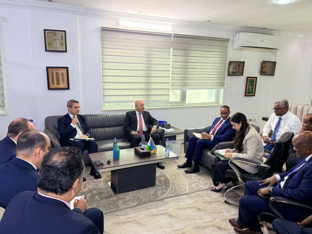 كامل الوزير يعقد سلسلة لقاءات مع وزراء بحكومة جيبوتي