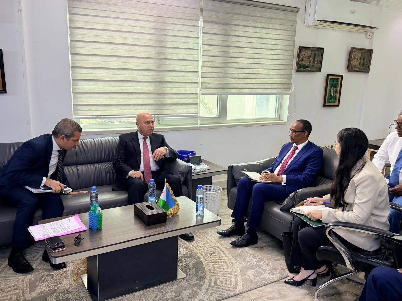 كامل الوزير يعقد سلسلة لقاءات مع وزراء بحكومة جيبوتي