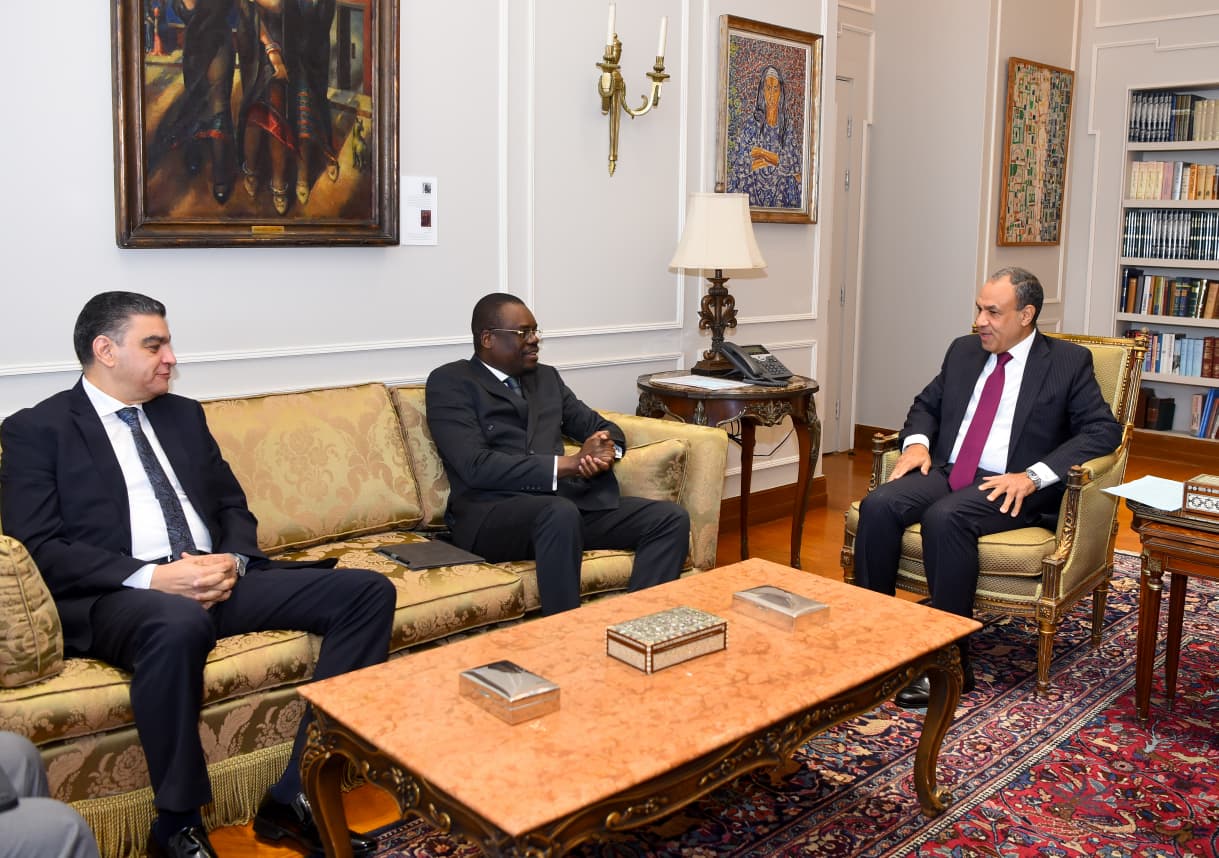 وزير الخارجية والهجرة يلتقي الدكتور جان كاسايا