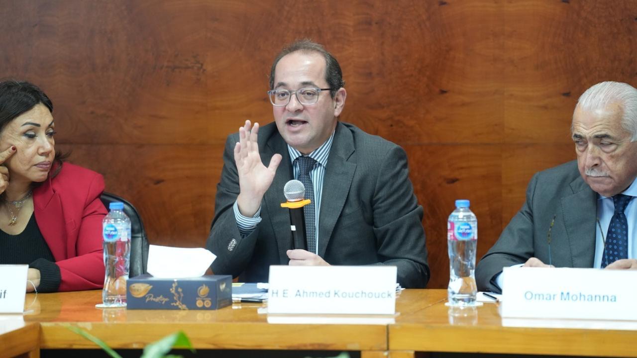 كجوك فى حلقة نقاشية بالمركز المصرى للدراسات الاقتصادية