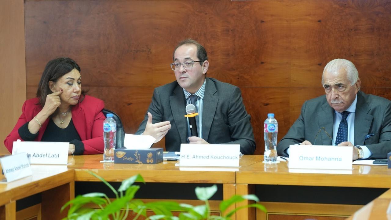 كجوك فى حلقة نقاشية بالمركز المصرى للدراسات الاقتصادية