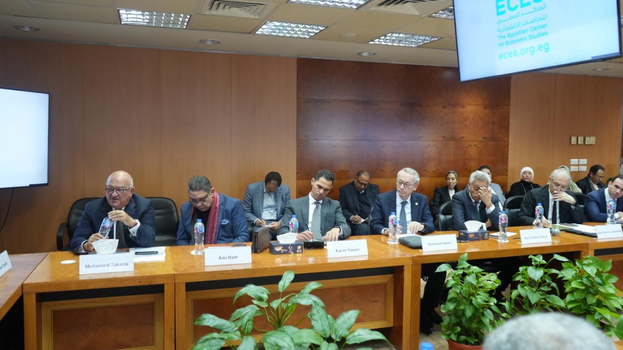 كجوك فى حلقة نقاشية بالمركز المصرى للدراسات الاقتصادية