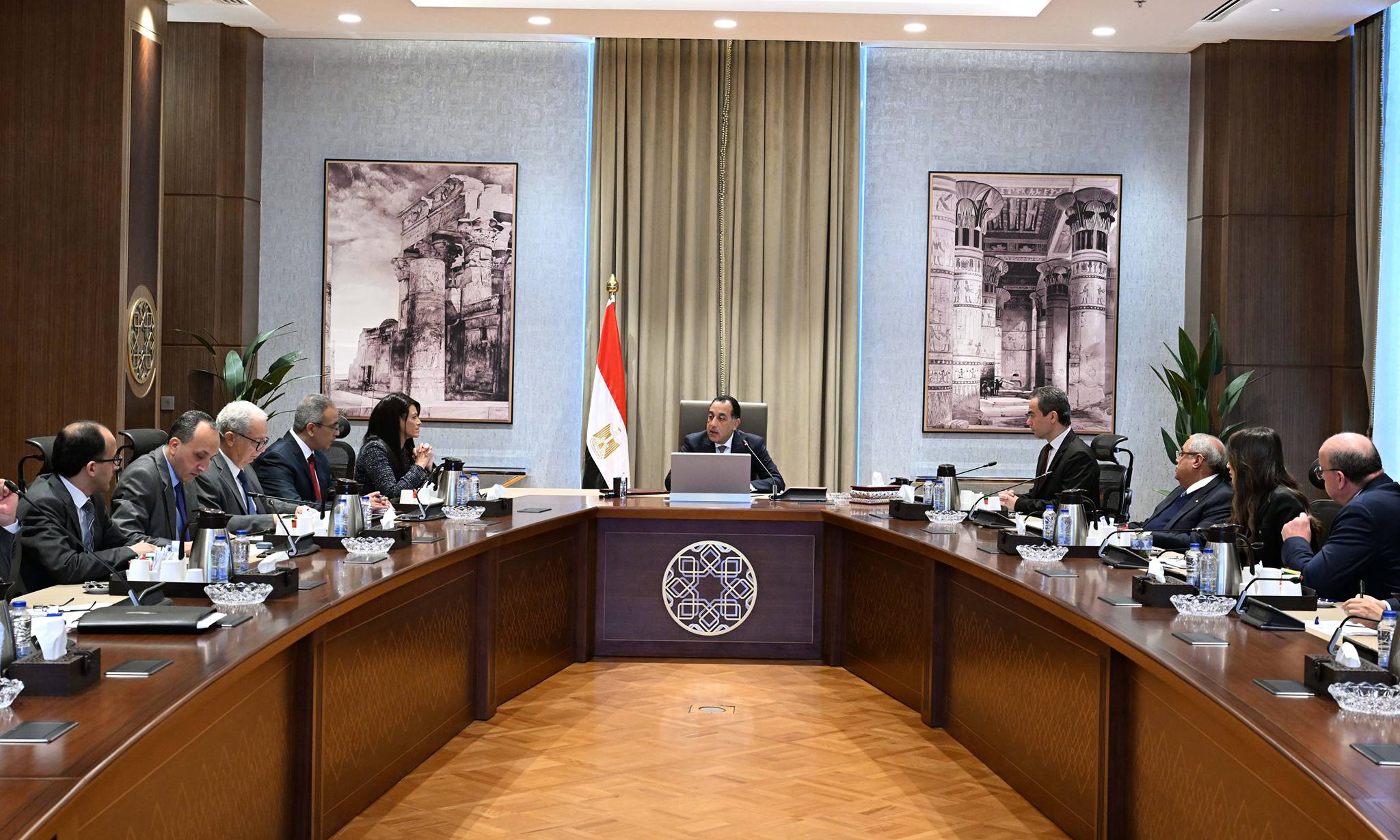 مدبولي يتابع إجراءات رفع كفاءة أداء الهيئات الاقتصادية