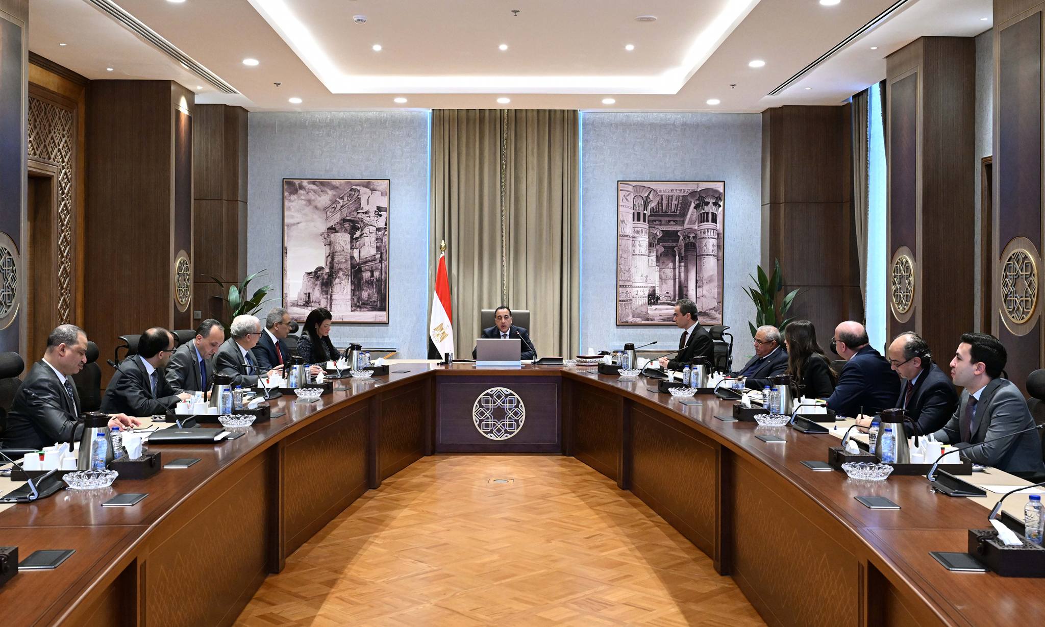 مدبولي يتابع إجراءات رفع كفاءة أداء الهيئات الاقتصادية