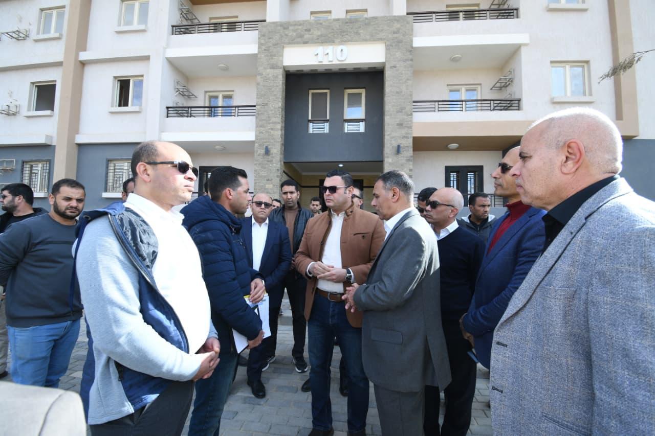 وزير الإسكان يتفقد مشروعات سكن لكل المصريين وديارنا بمدينة حدائق العاصمة
