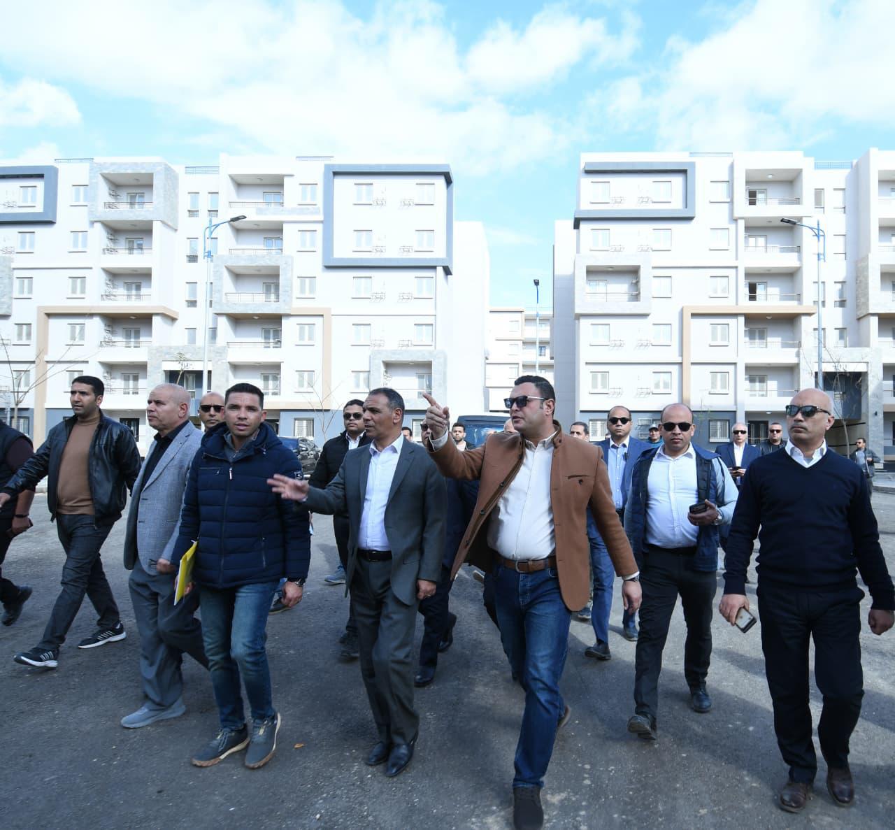 وزير الإسكان يتفقد مشروعات سكن لكل المصريين وديارنا بمدينة حدائق العاصمة