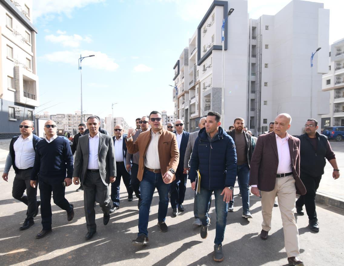 وزير الإسكان يتفقد مشروعات سكن لكل المصريين وديارنا بمدينة حدائق العاصمة