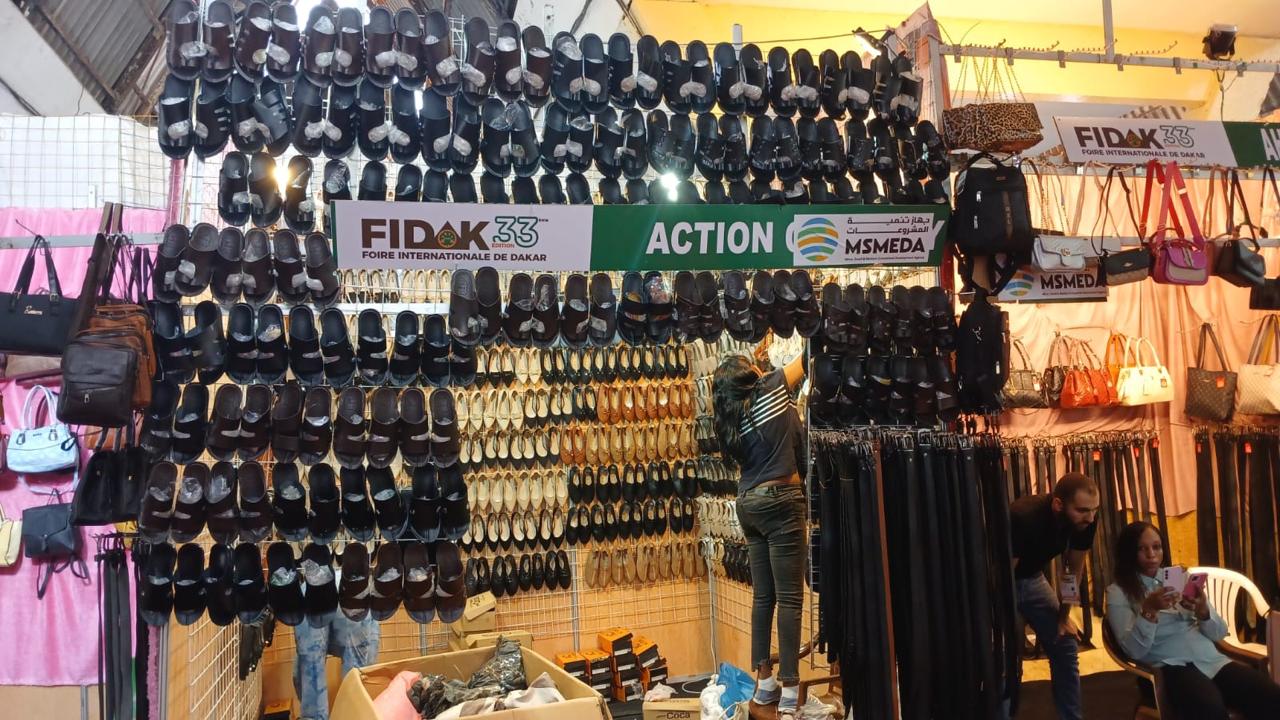 شباب جهاز تنمية المشروعات يشاركون في المعرض الدولي بداكار