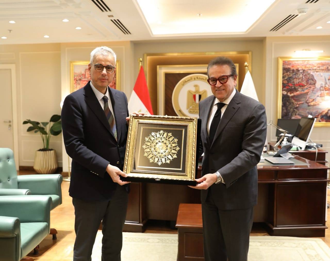 وزير الصحة يعقد اجتماع مع نظيره التركي