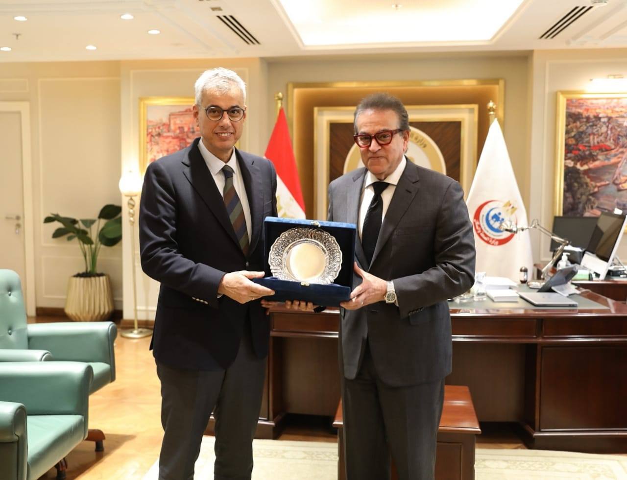 وزير الصحة يعقد اجتماع مع نظيره التركي