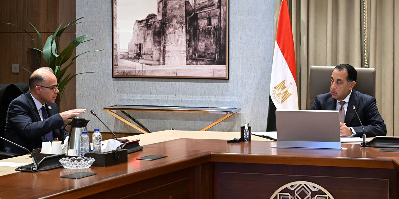 رئيس الوزراء يتابع خطة التوسّع في طرح شركات بالبورصة
