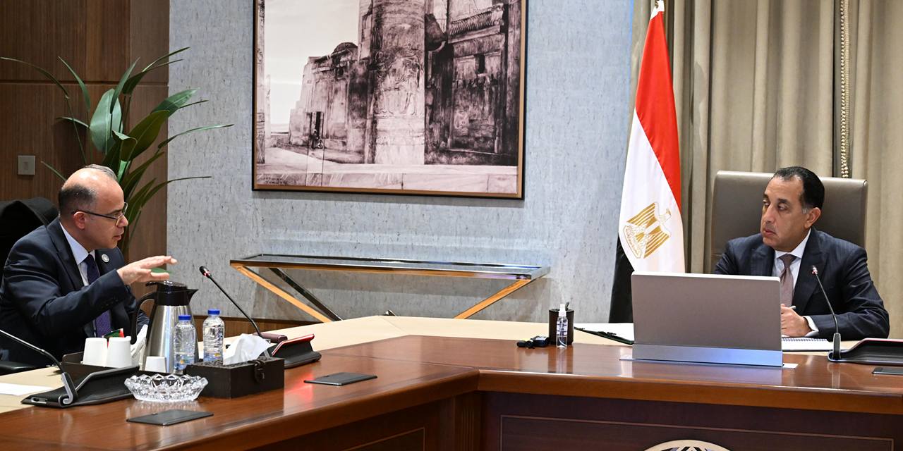 رئيس الوزراء يتابع خطة التوسّع في طرح شركات بالبورصة