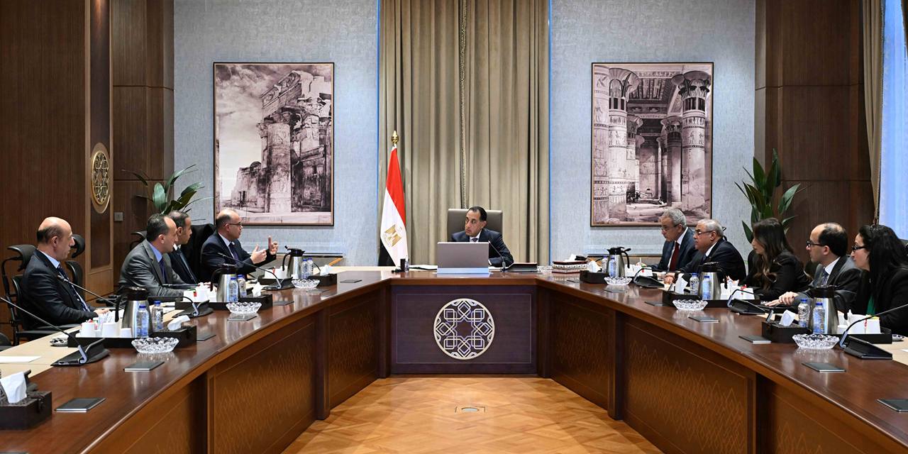 رئيس الوزراء يتابع خطة التوسّع في طرح شركات بالبورصة