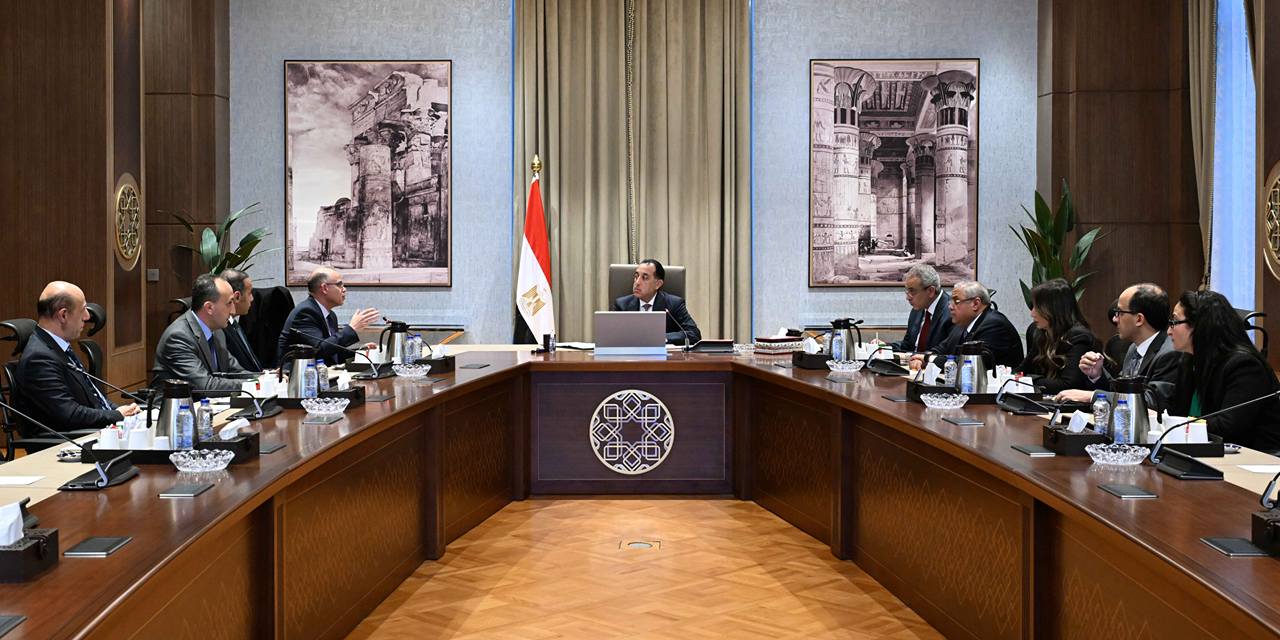 رئيس الوزراء يتابع خطة التوسّع في طرح شركات بالبورصة