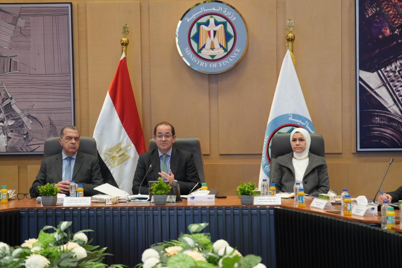 وزير المالية يجتمع مع المؤثرين بالسوشيال ميديا