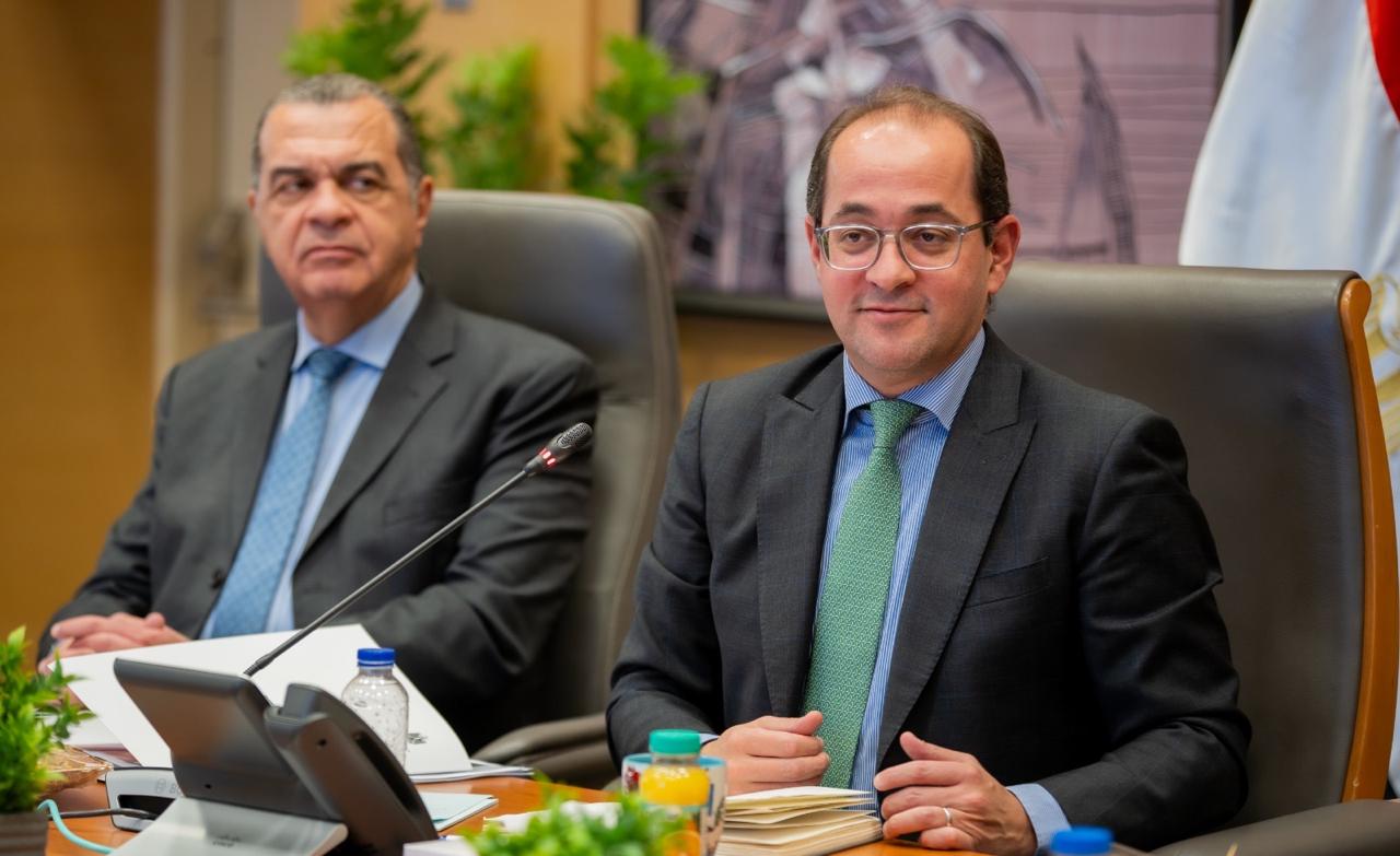 وزير المالية يجتمع مع المؤثرين بالسوشيال ميديا