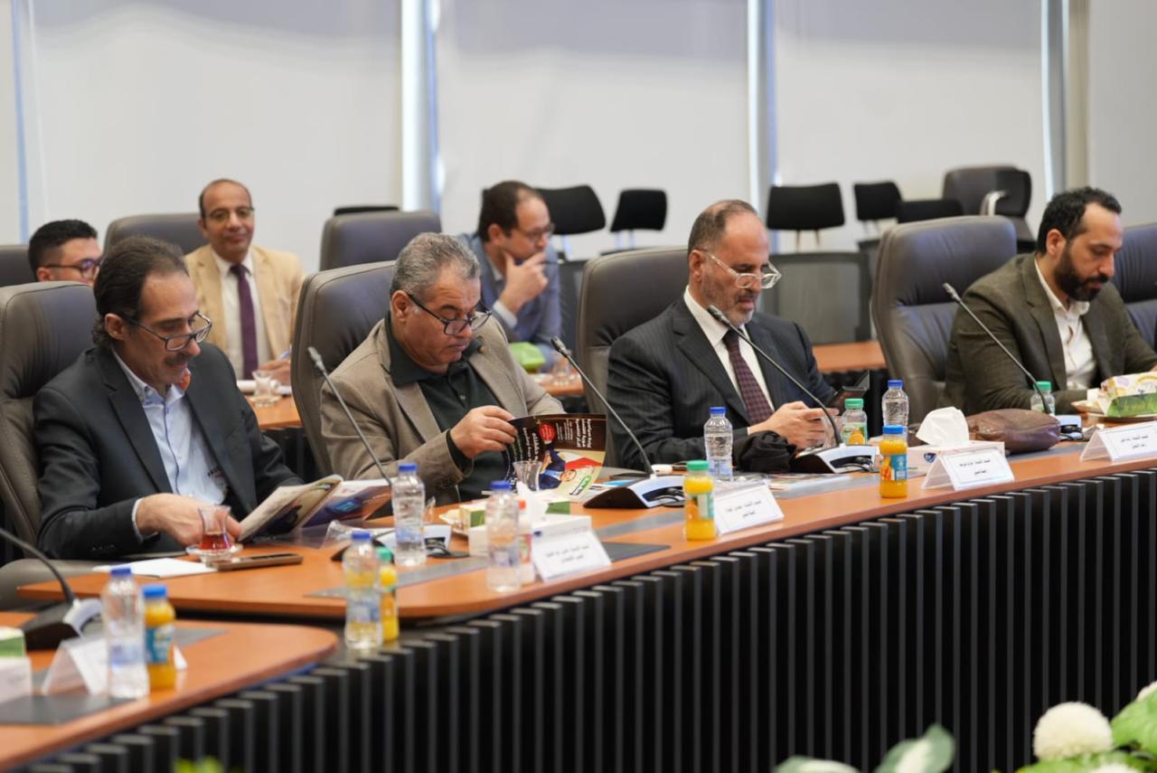 وزير المالية يجتمع مع المؤثرين بالسوشيال ميديا