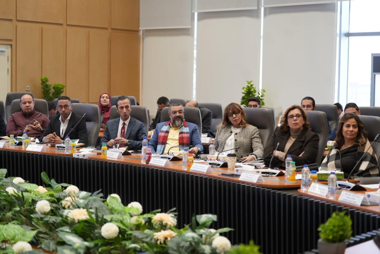 وزير المالية يجتمع مع المؤثرين بالسوشيال ميديا