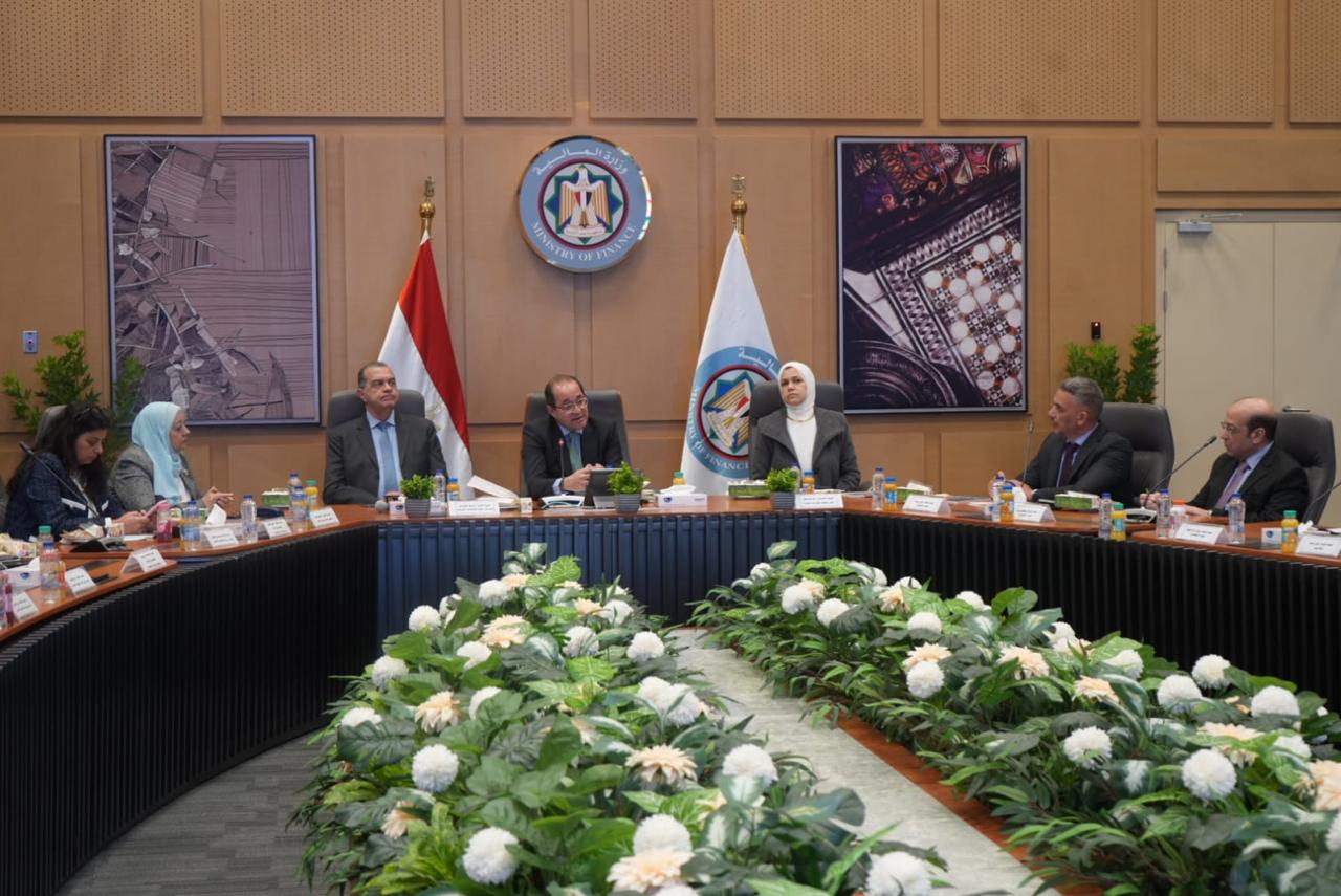 وزير المالية يجتمع مع المؤثرين بالسوشيال ميديا