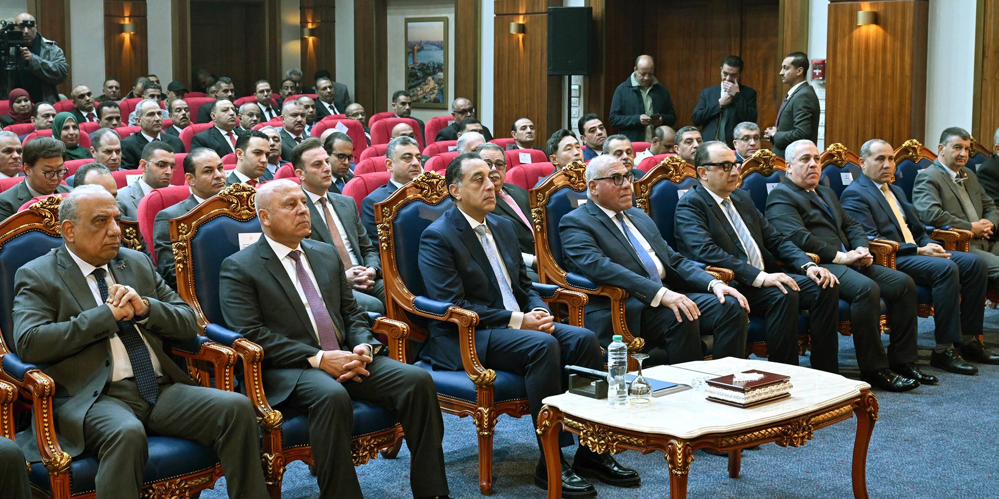 مدبولي يتفقد أعمال تطوير مصنع عربات السكك الحديدية ومترو الأنفاق سيماف بحلوان