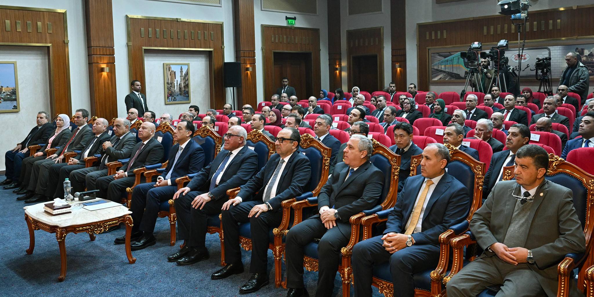 مدبولي يتفقد أعمال تطوير مصنع عربات السكك الحديدية ومترو الأنفاق سيماف بحلوان