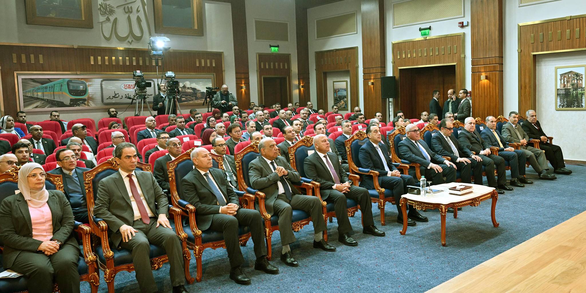 مدبولي يتفقد أعمال تطوير مصنع عربات السكك الحديدية ومترو الأنفاق سيماف بحلوان