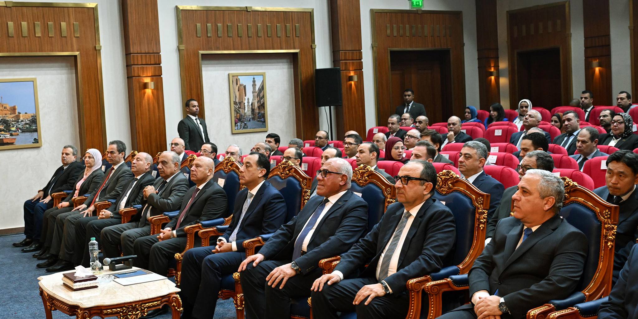 مدبولي يتفقد أعمال تطوير مصنع عربات السكك الحديدية ومترو الأنفاق سيماف بحلوان