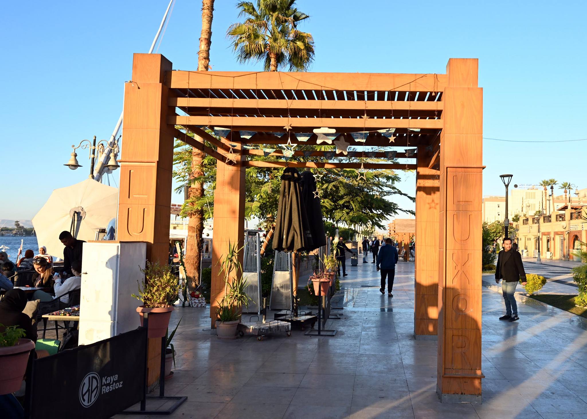 رئيس الوزراء يتفقد أعمال تطوير كورنيش النيل بالأقصر