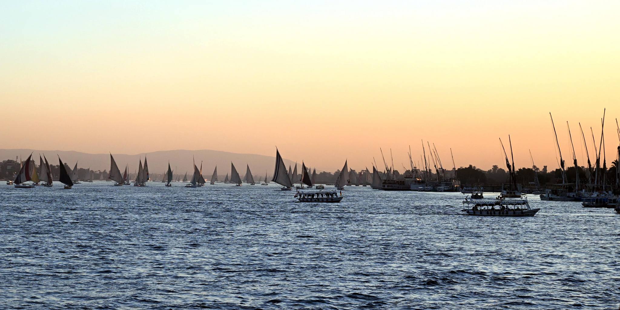 رئيس الوزراء يتفقد أعمال تطوير كورنيش النيل بالأقصر